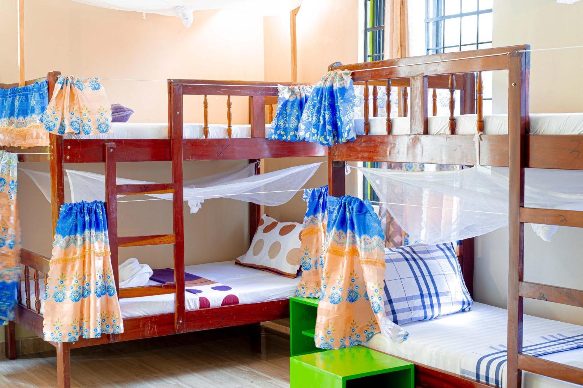 L&J Modern Backpackers Bnb Dar es Salaam Exterior foto